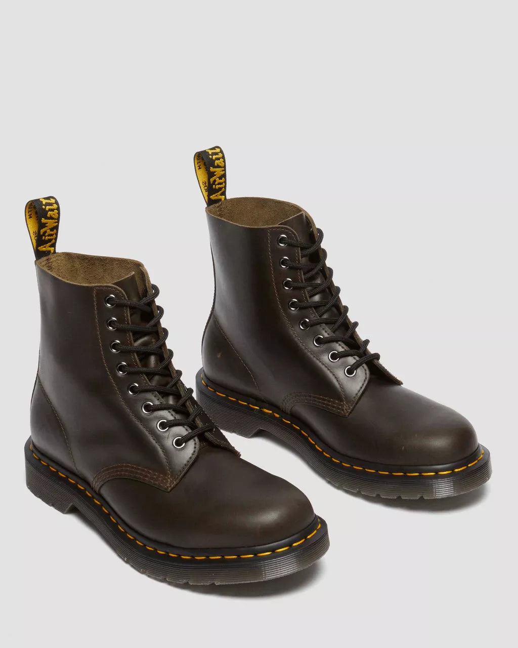 Bei PICK UP in Düsseldorf findest Du Dr. Martens, 1460 Pascal Dark Taupe Orleans und viel mehr von Dr. Martens