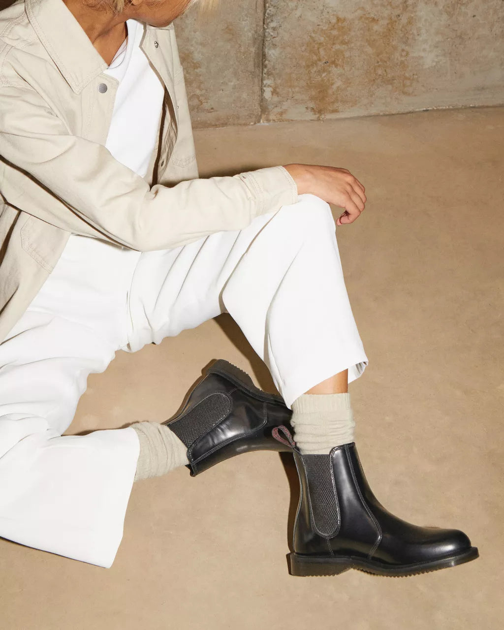 Bei PICK UP in Düsseldorf findest Du Dr. Martens, Flora Black Polished Smooth  und viel mehr von Dr. Martens