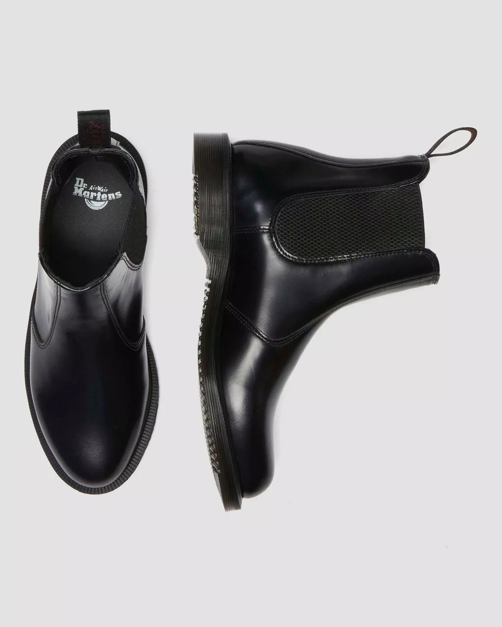 Bei PICK UP in Düsseldorf findest Du Dr. Martens, Flora Black Polished Smooth  und viel mehr von Dr. Martens