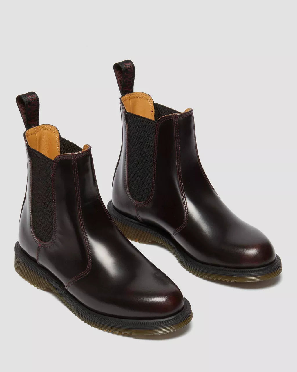 Bei PICK UP in Düsseldorf findest Du Dr. Martens, Flora Cherry Red Arcadia  und viel mehr von Dr. Martens