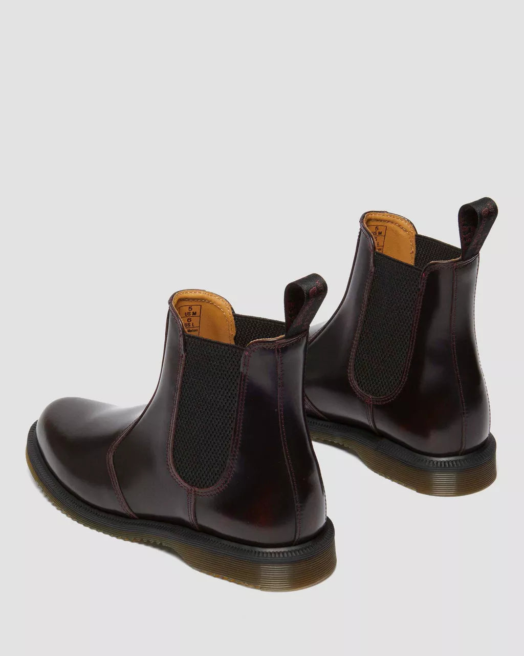 Bei PICK UP in Düsseldorf findest Du Dr. Martens, Flora Cherry Red Arcadia  und viel mehr von Dr. Martens