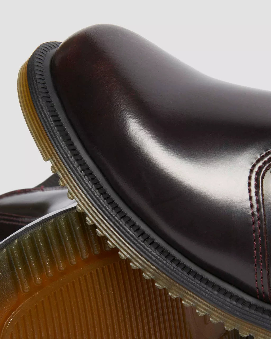 Bei PICK UP in Düsseldorf findest Du Dr. Martens, Flora Cherry Red Arcadia  und viel mehr von Dr. Martens