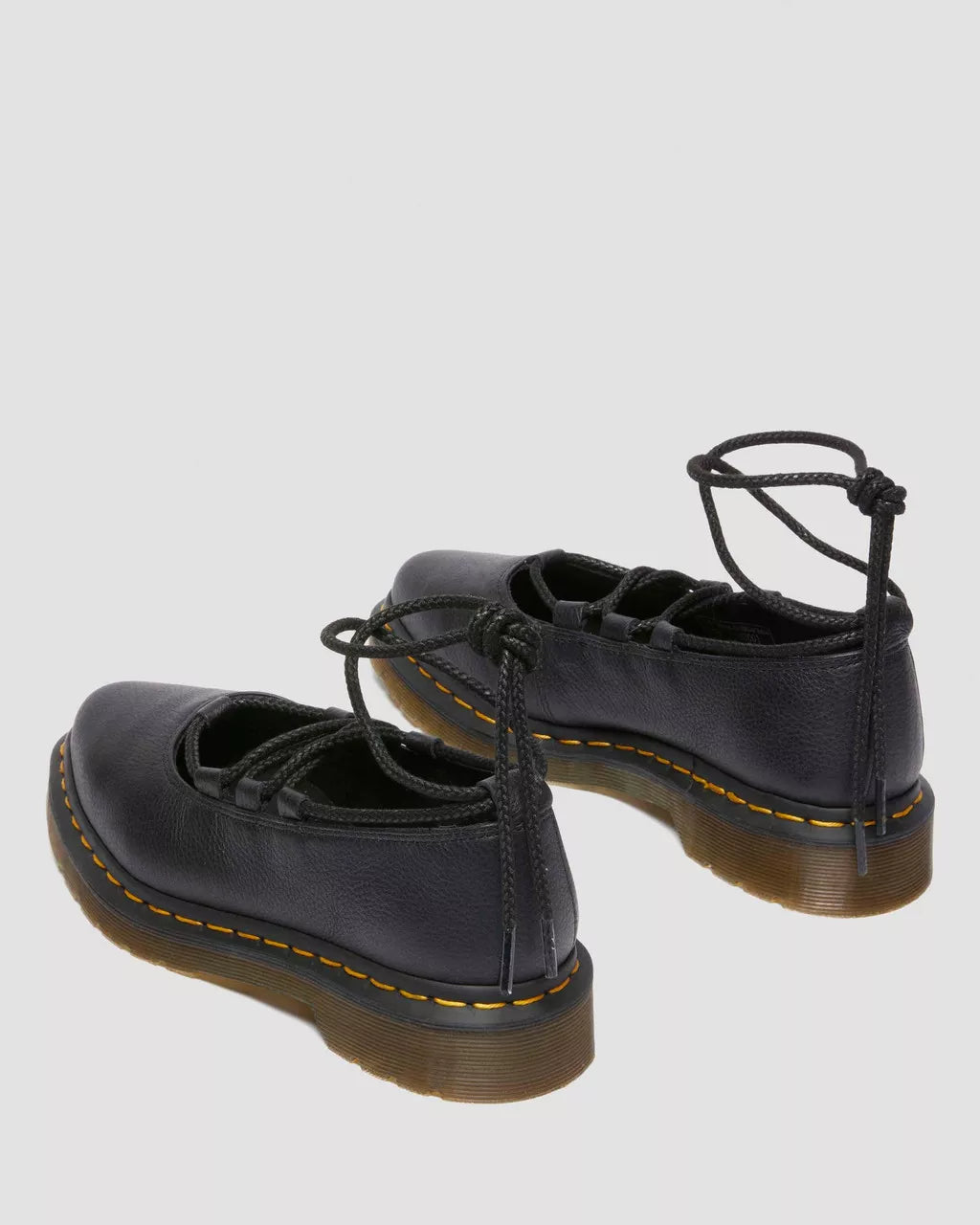 Bei PICK UP in Düsseldorf findest Du Dr. Martens, Elphie Ii Black Virginia und viel mehr von Dr. Martens