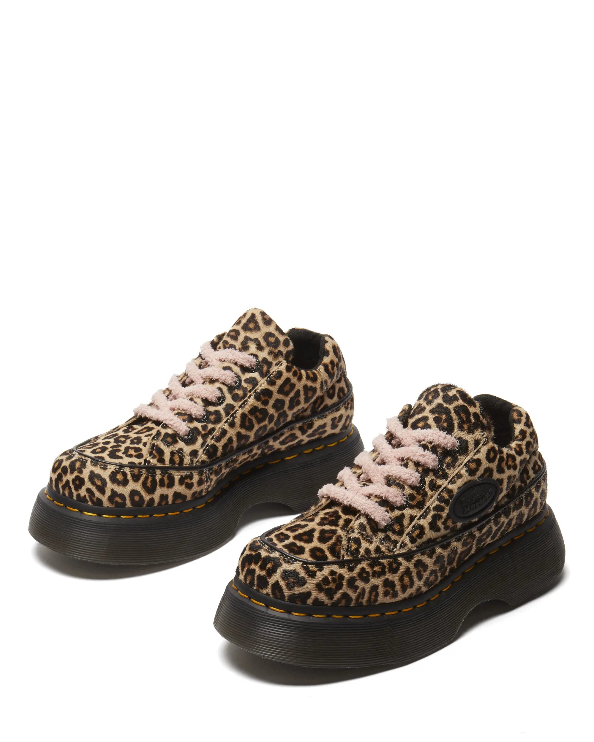 Bei PICK UP in Düsseldorf findest Du Dr. Martens, Buzz 5i Light Tan Mini Leopard Spot Hair On  und viel mehr von Dr. Martens