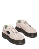 Bei PICK UP in Düsseldorf findest Du Dr. Martens, Buzz 5i Powder Pink E.H Suede+Milled Nappa  und viel mehr von Dr. Martens