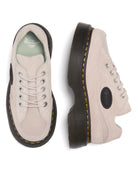 Bei PICK UP in Düsseldorf findest Du Dr. Martens, Buzz 5i Powder Pink E.H Suede+Milled Nappa  und viel mehr von Dr. Martens