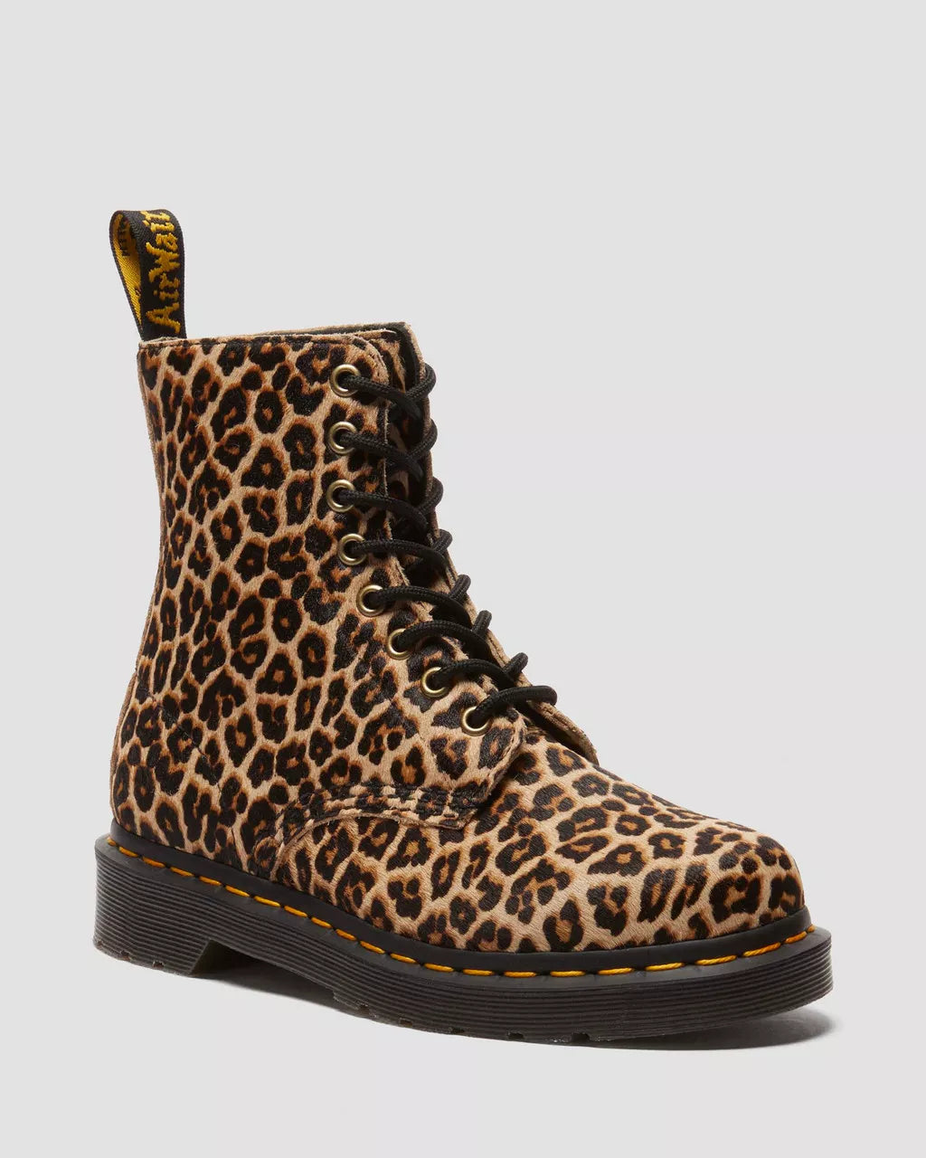 Bei PICK UP in Düsseldorf findest Du Dr. Martens, 1460 Leopard Stiefel  und viel mehr von Dr. Martens