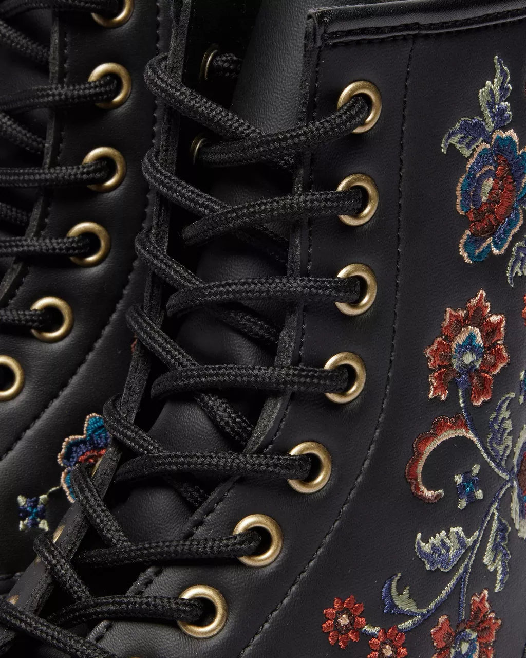 Bei PICK UP in Düsseldorf findest Du Dr. Martens, 1460 Vonda Tf Black Genix Nappa  und viel mehr von Dr. Martens