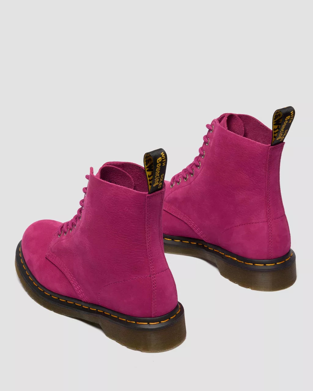 Bei PICK UP in Düsseldorf findest Du Dr. Martens, 1460 Pascal Fuchsia Pink Milled Nubuck Rb  und viel mehr von Dr. Martens