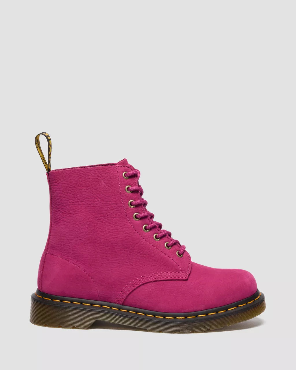Bei PICK UP in Düsseldorf findest Du Dr. Martens, 1460 Pascal Fuchsia Pink Milled Nubuck Rb  und viel mehr von Dr. Martens