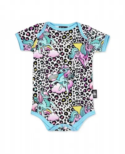 Bei PICK UP in Düsseldorf findest Du Babybody, Unicorn Party und viel mehr von Six Bunnies