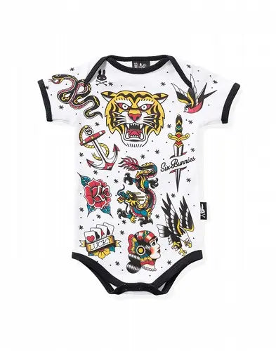 Bei PICK UP in Düsseldorf findest Du Babybody, Old School und viel mehr von Six Bunnies