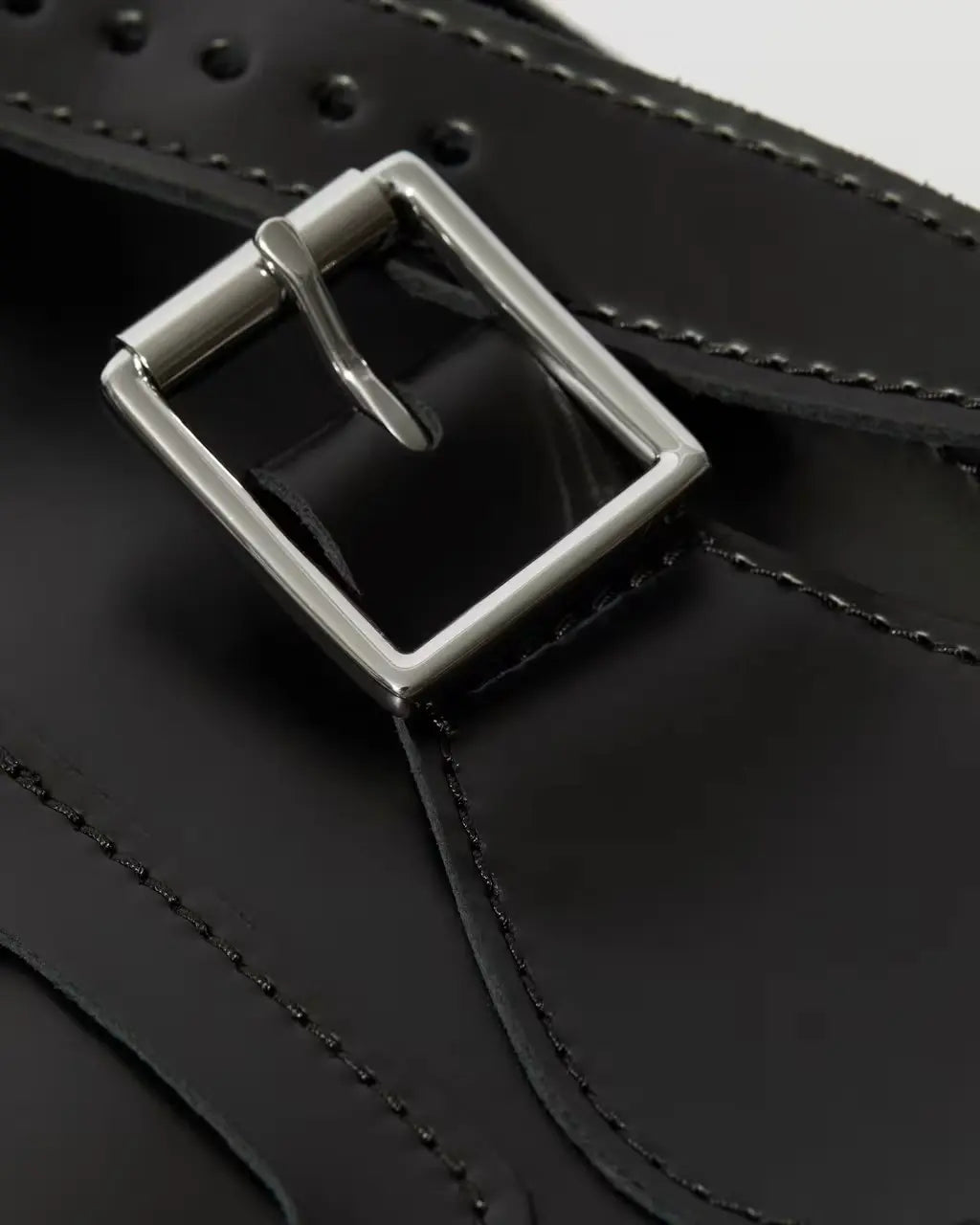 Bei PICK UP in Düsseldorf findest Du Dr. Martens, 11" Leather Satchel Black+Black Kiev+Smooth  und viel mehr von Dr. Martens