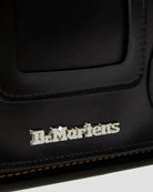 Bei PICK UP in Düsseldorf findest Du Dr. Martens, 11" Leather Satchel Black+Black Kiev+Smooth  und viel mehr von Dr. Martens