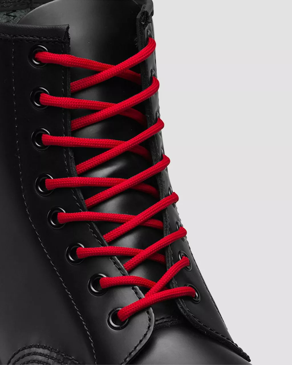 Bei PICK UP in Düsseldorf findest Du Dr.Martens, Red 140 cm, Red Round Laces  und viel mehr von Dr. Martens