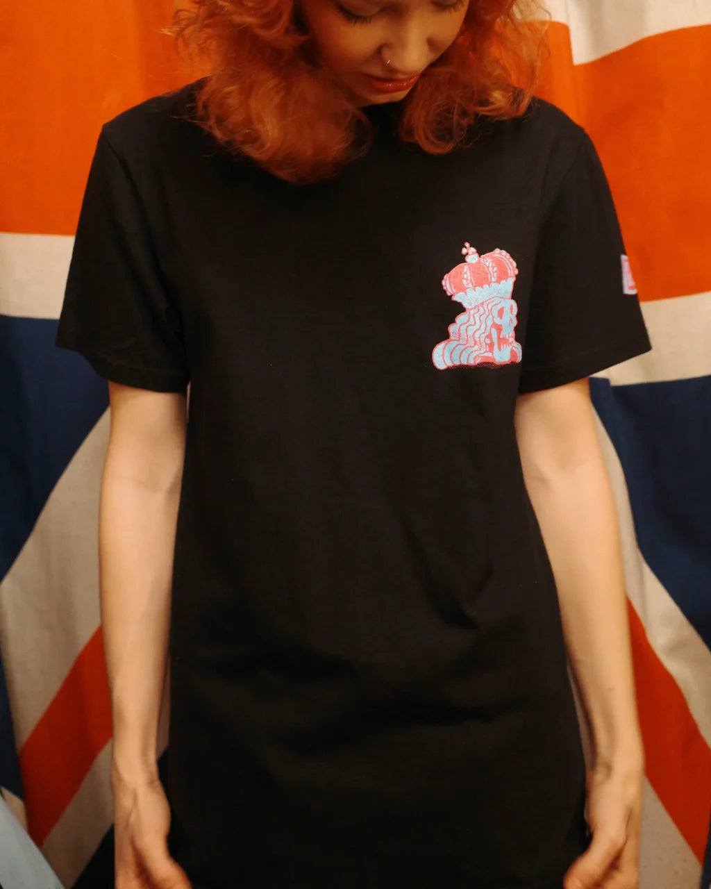 PICK UP Reiter Skull Brustprint auf schwarzem T-Shirt