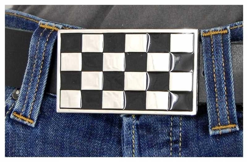 Bei PICK UP in Düsseldorf findest Du Gürtelschnalle, RACER und viel mehr von Tabassum