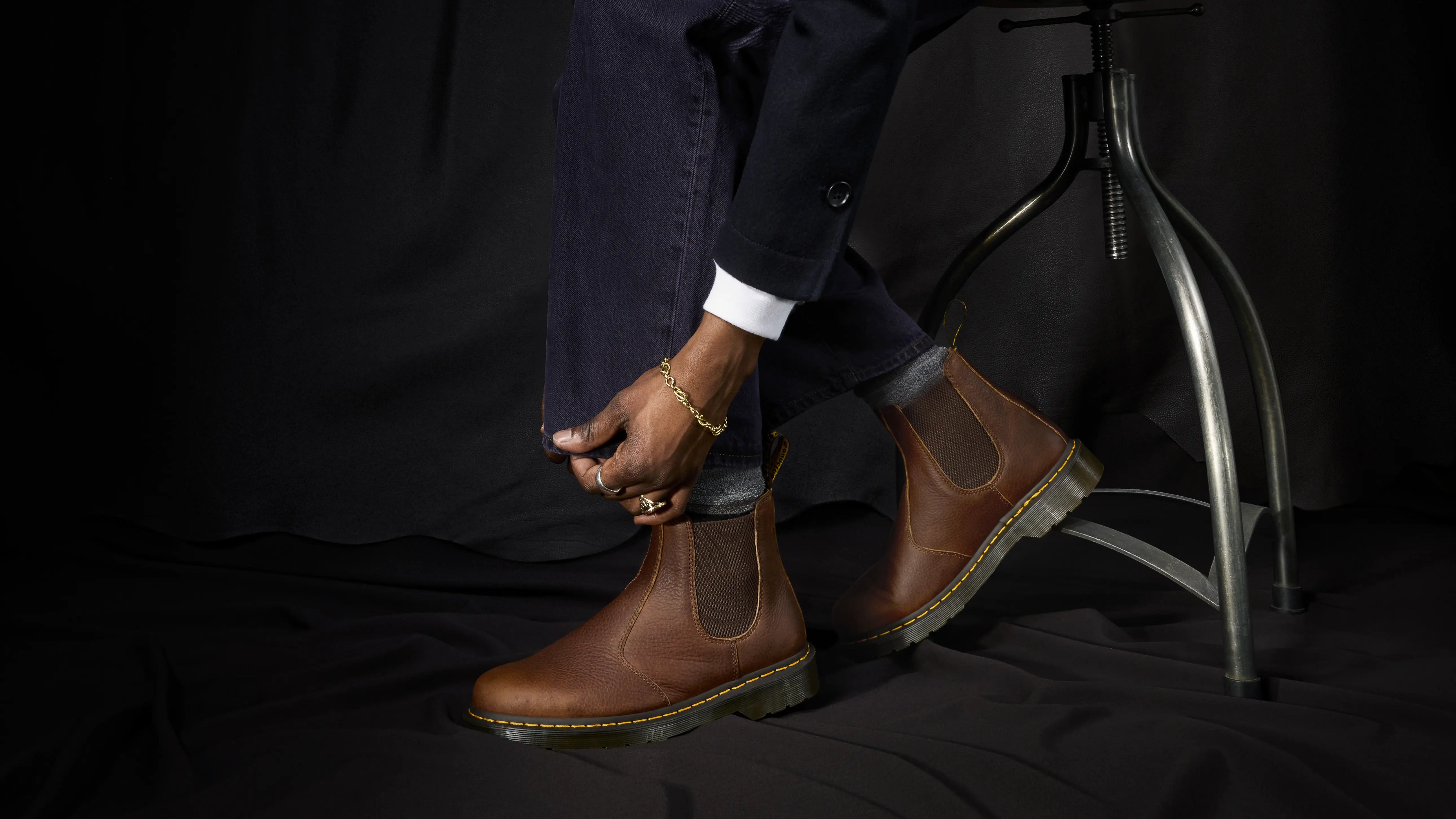 Bei PICK UP in Düsseldorf findest Du Dr. Martens, 2976 Cashew Ambassador  und viel mehr von Dr. Martens