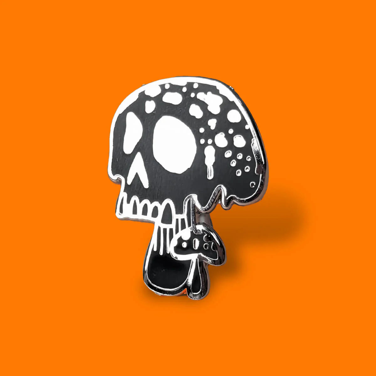 Extreme Largeness Death Mushroom Emaille Pin Anstecker