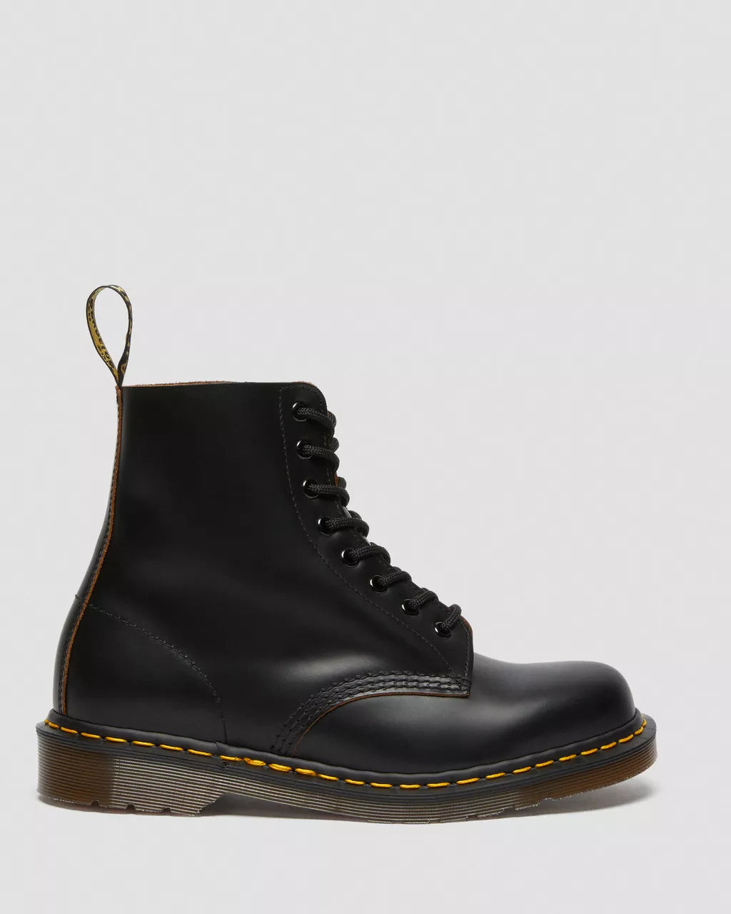 Dr. Martens 1460 Made in England Black – Quilon-Lederboot bei Pick Up Düsseldorf.