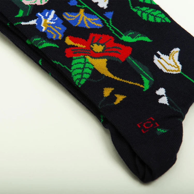 Bei PICK UP in Düsseldorf findest Du Sock Affairs, Flowers Still Life with Bird's Nest, 1853  und viel mehr von Heel Tread LDA