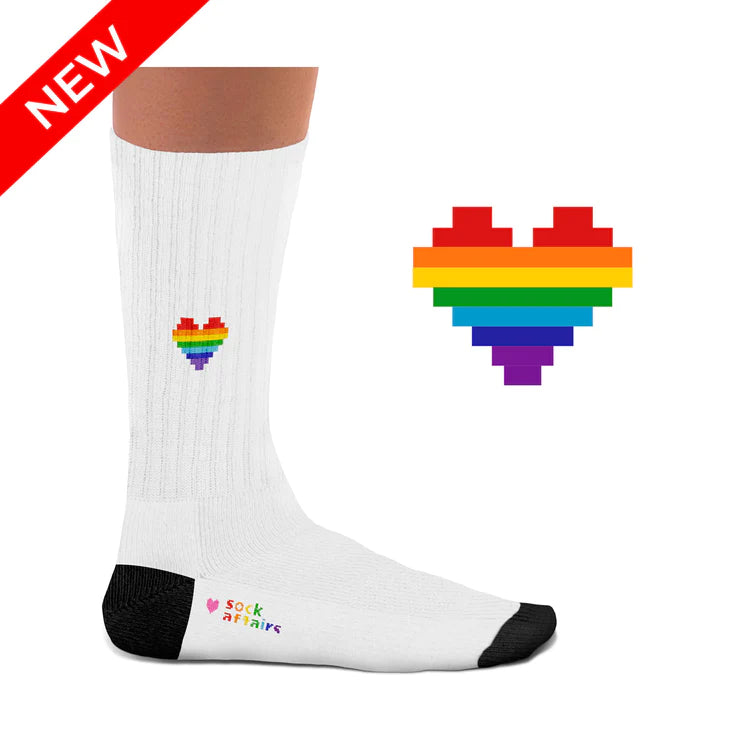 Bei PICK UP in Düsseldorf findest Du Sock Affairs, Love is Love Socks und viel mehr von Heel Tread LDA