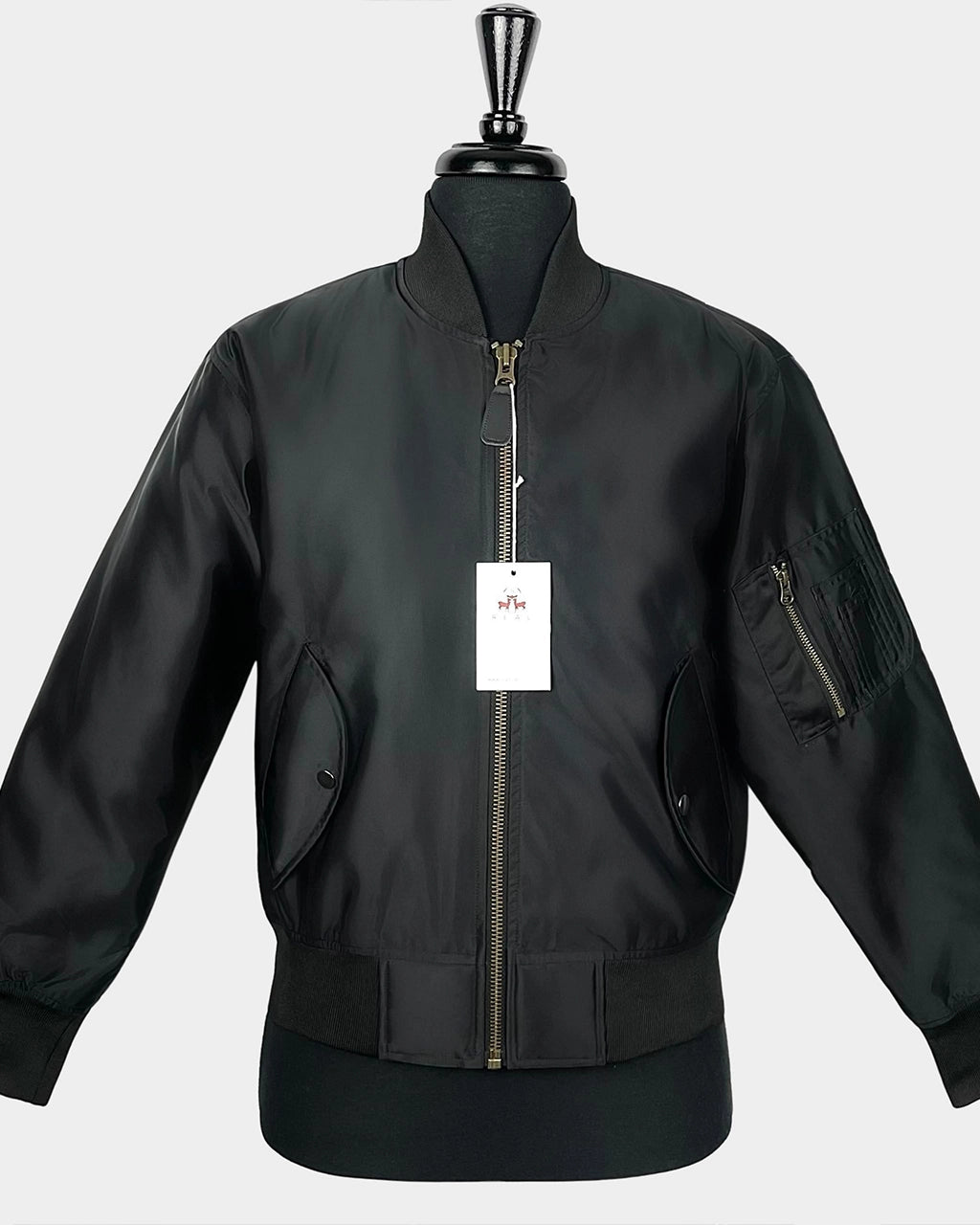 Bei PICK UP in Düsseldorf findest Du HOXTON, MA1 BOMBER JACKET, BLACK  und viel mehr von HOXTON