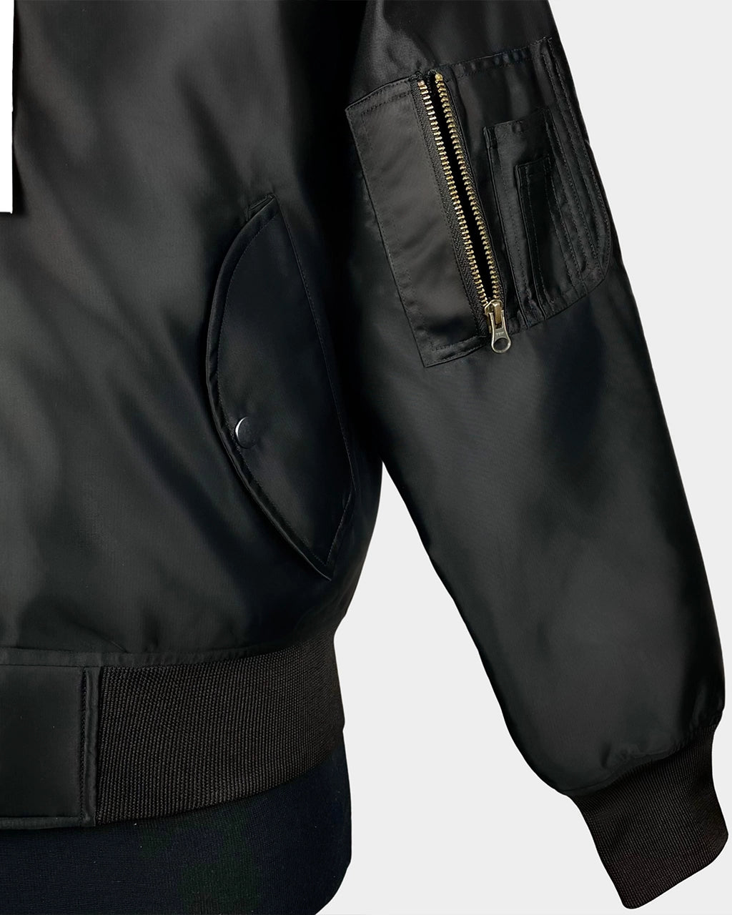 Bei PICK UP in Düsseldorf findest Du HOXTON, MA1 BOMBER JACKET, BLACK  und viel mehr von HOXTON