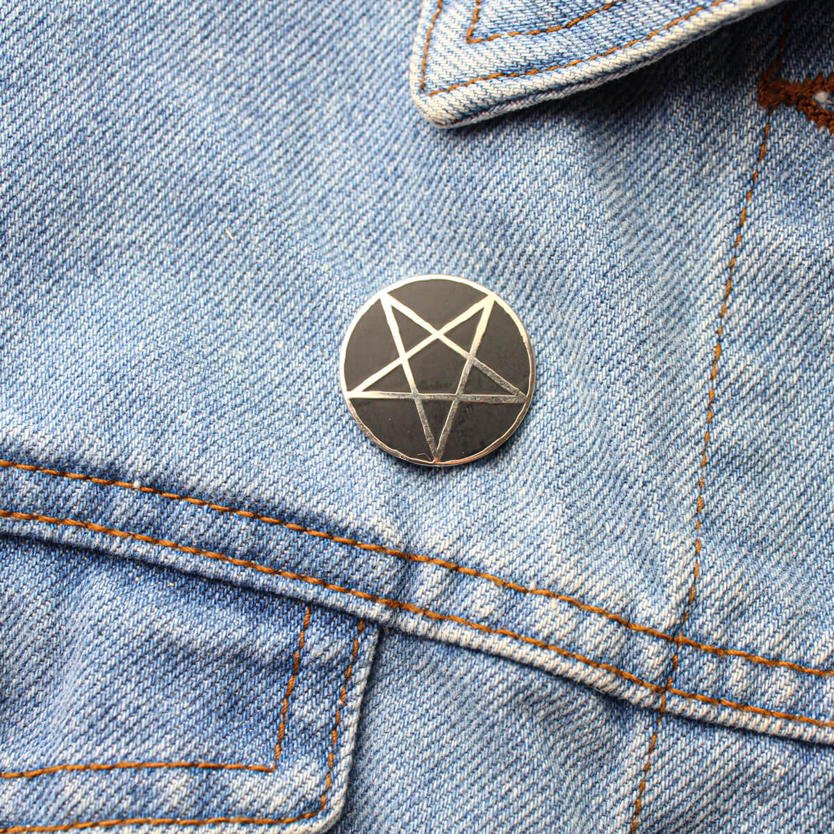 Extreme Largeness Pentagram Emaille Pin Anstecker