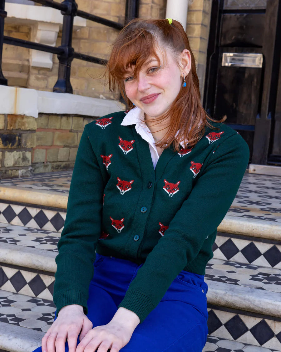 Bei PICK UP in Düsseldorf findest Du Run & Fly, Forest Green Fox Head Cropped Cardigan  und viel mehr von RUN & FLY