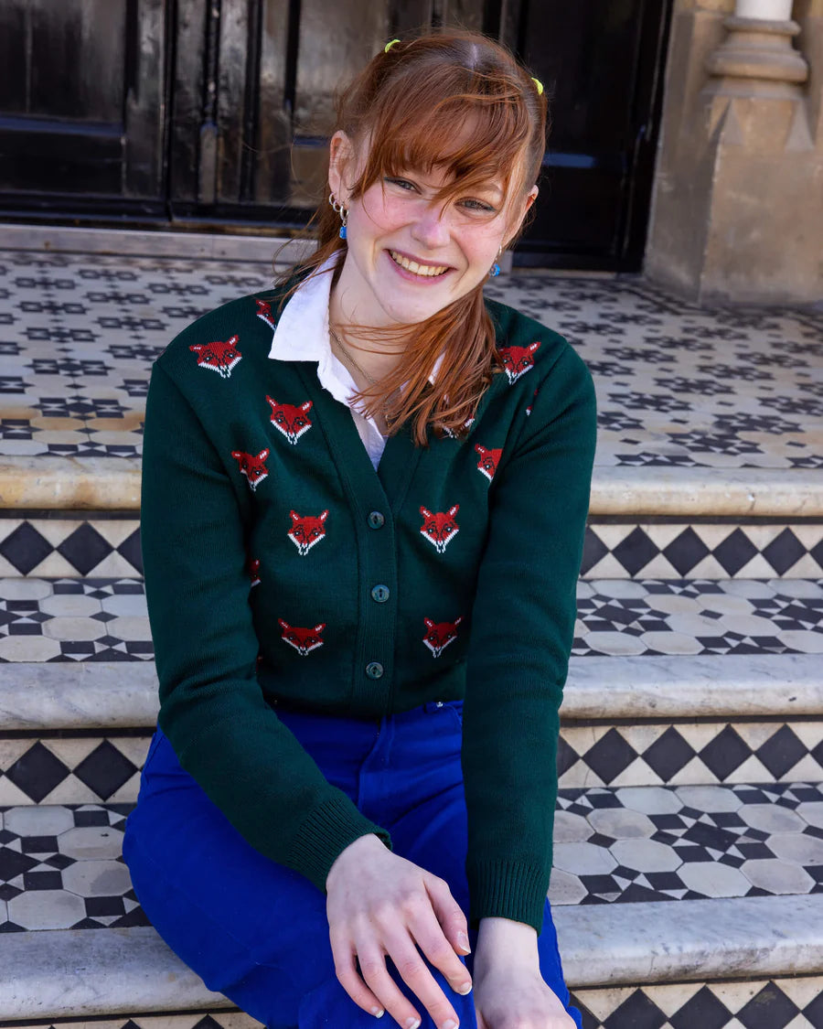 Bei PICK UP in Düsseldorf findest Du Run & Fly, Forest Green Fox Head Cropped Cardigan  und viel mehr von RUN & FLY