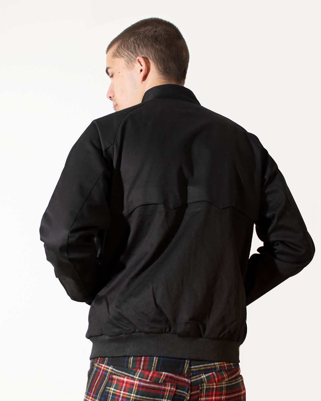 HOXTON HARRINGTON BLACK – Rückansicht | PICK UP Düsseldorf