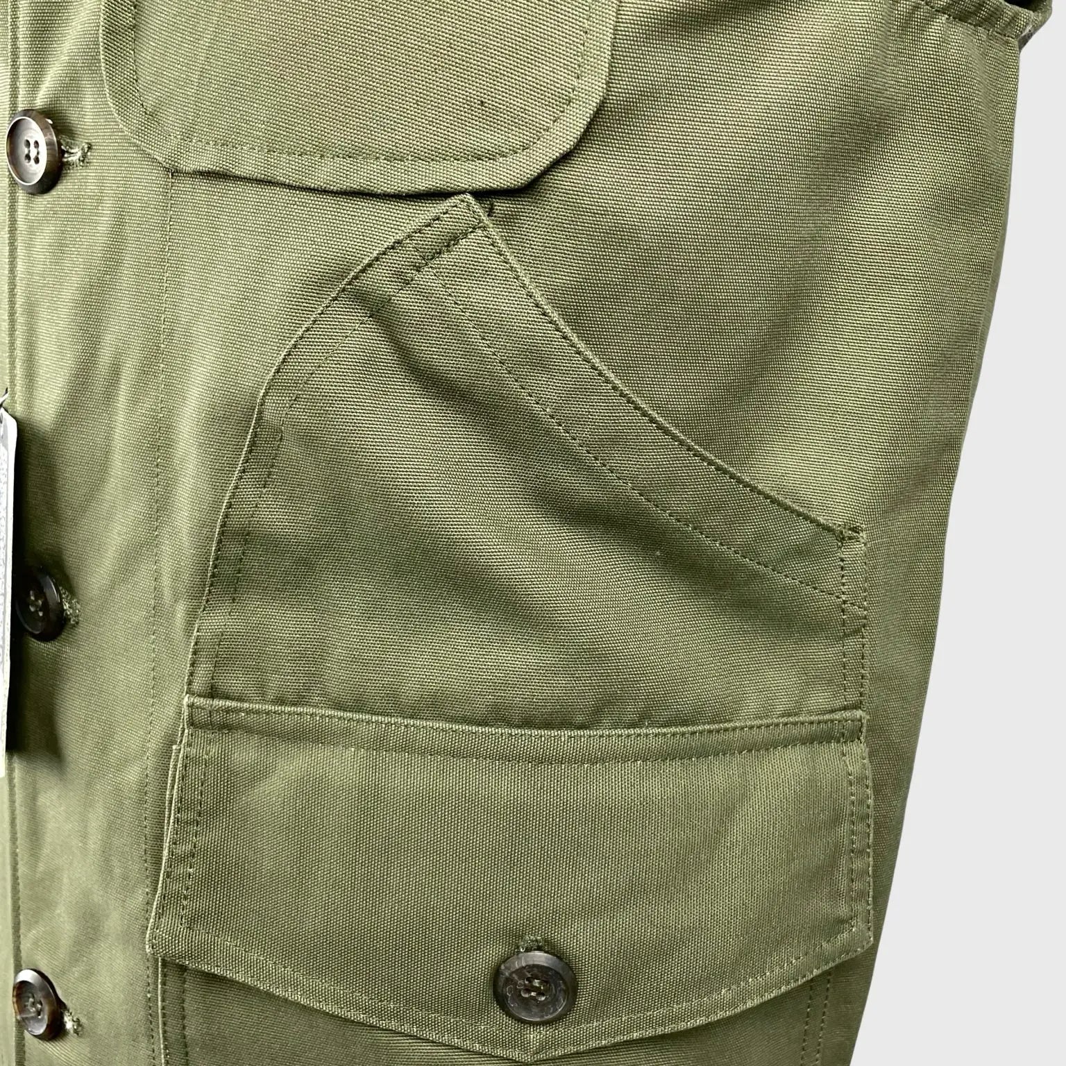 Bei PICK UP in Düsseldorf findest Du HOXTON, Utility Vest Olive  und viel mehr von HOXTON