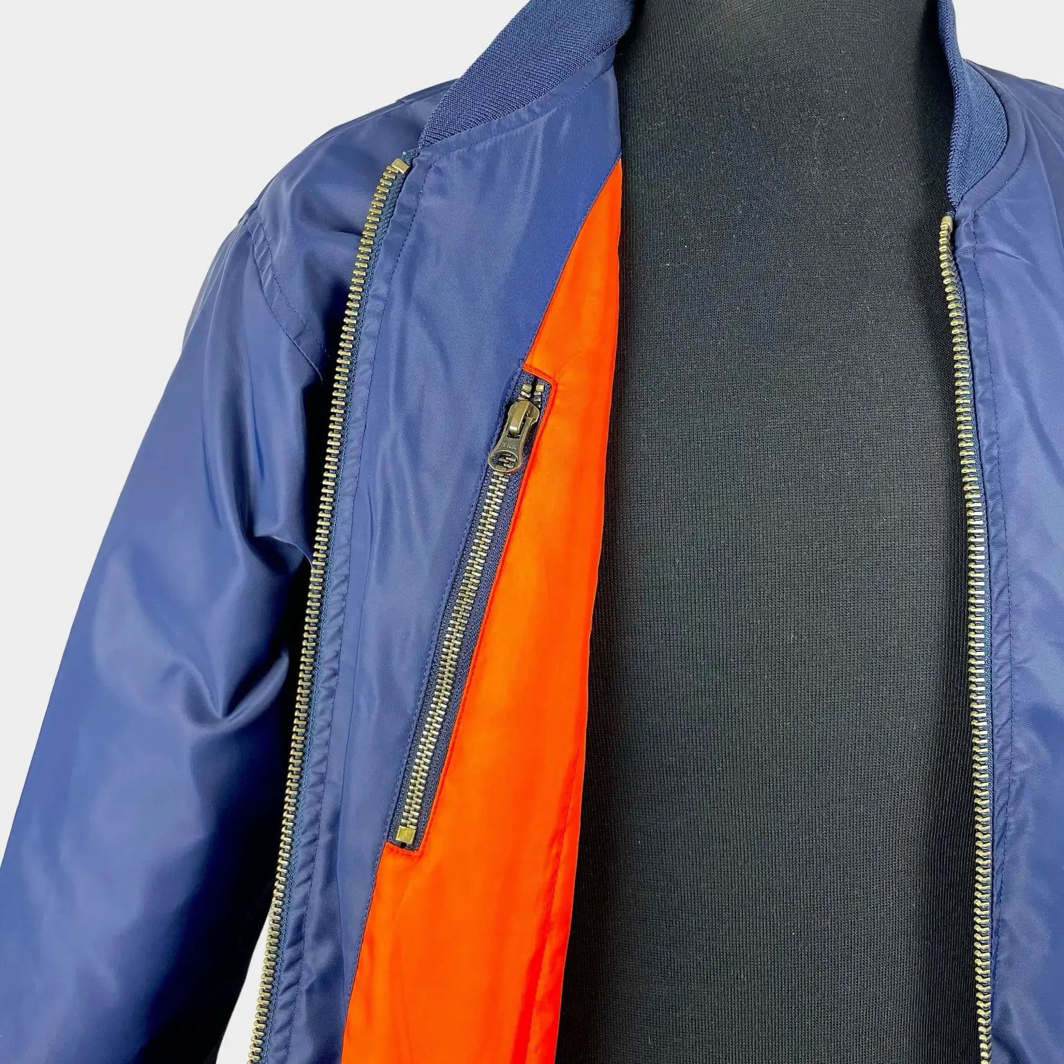 Bei PICK UP in Düsseldorf findest Du HOXTON, MA1 BOMBER JACKET, NAVY  und viel mehr von HOXTON