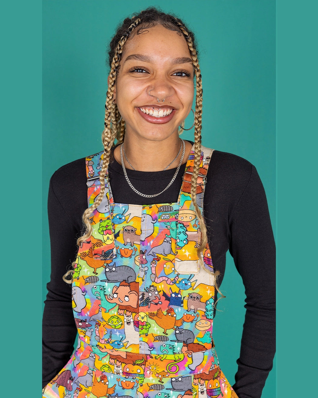 Bei PICK UP in Düsseldorf findest Du Run & Fly, JM2336, Dungaree Dress, Run & Fly x Katie Abey und viel mehr von RUN & FLY