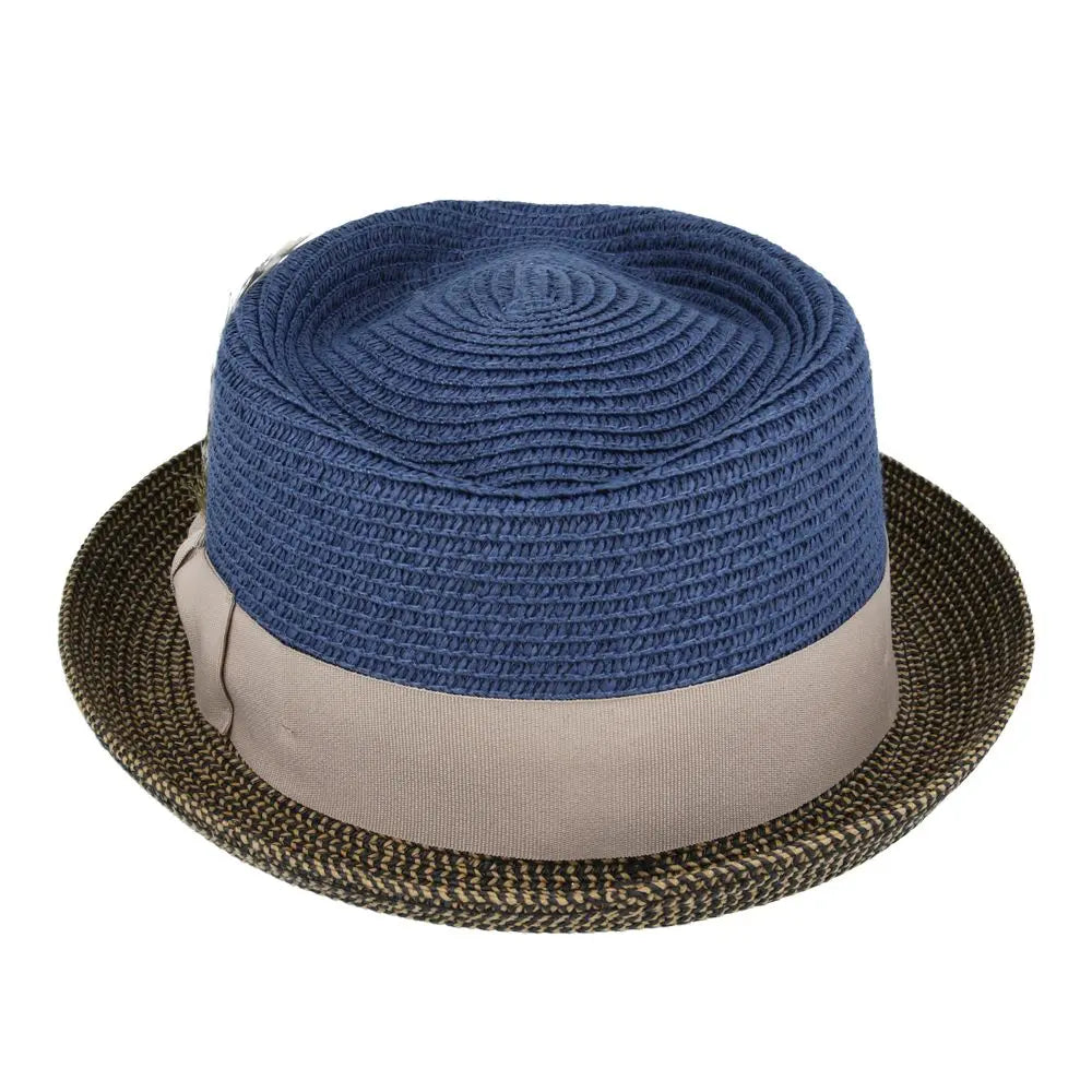 Bei PICK UP in Düsseldorf findest Du M.A.Z, Summer Diamond Crown Pork Pie Hat, Navy und viel mehr von MAZ