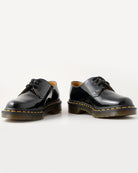 Bei PICK UP in Düsseldorf findest Du Dr. Martens, 1461 Black Patent Lamper  und viel mehr von Dr. Martens