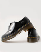 Bei PICK UP in Düsseldorf findest Du Dr. Martens, 1461 Black Patent Lamper  und viel mehr von Dr. Martens