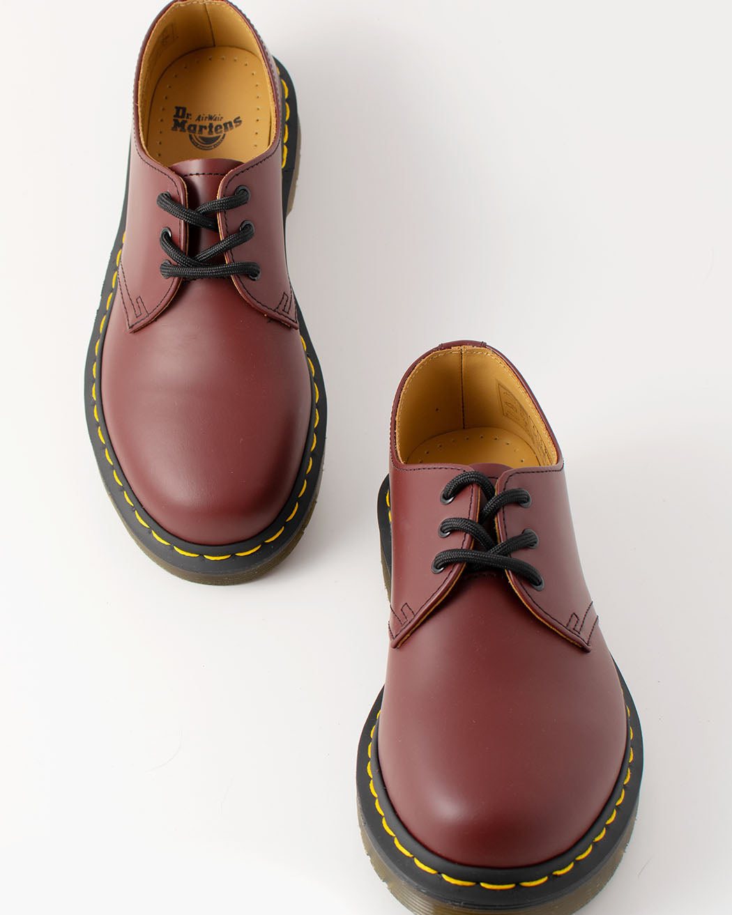 Bei PICK UP in Düsseldorf findest Du Dr. Martens, 1461 Cherry Smooth  und viel mehr von Dr. Martens