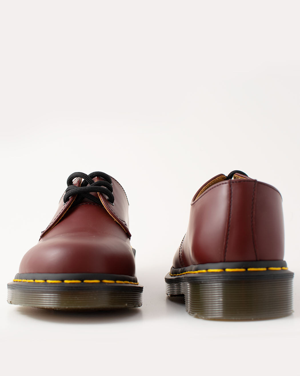 Bei PICK UP in Düsseldorf findest Du Dr. Martens, 1461 Cherry Smooth  und viel mehr von Dr. Martens