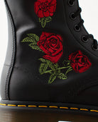 Bei PICK UP in Düsseldorf findest Du Dr. Martens, Vonda Embroidery Black  und viel mehr von Dr. Martens