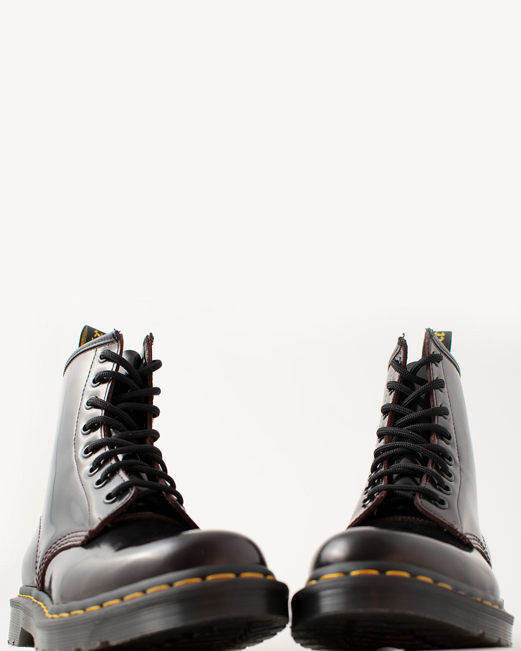 Bei PICK UP in Düsseldorf findest Du Dr. Martens, 1460 Cherry Arcadia  und viel mehr von Dr. Martens