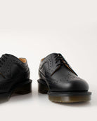 Bei PICK UP in Düsseldorf findest Du Dr. Martens, 3989 Brogue Black Smooth, 13844001  und viel mehr von Dr. Martens