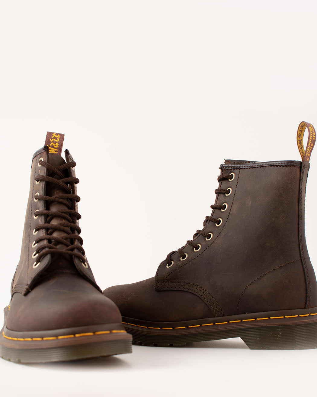Bei PICK UP in Düsseldorf findest Du Dr. Martens, 1460 Gaucho Crazy Horse  und viel mehr von Dr. Martens