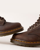 Bei PICK UP in Düsseldorf findest Du Dr. Martens, 1460 Gaucho Crazy Horse  und viel mehr von Dr. Martens