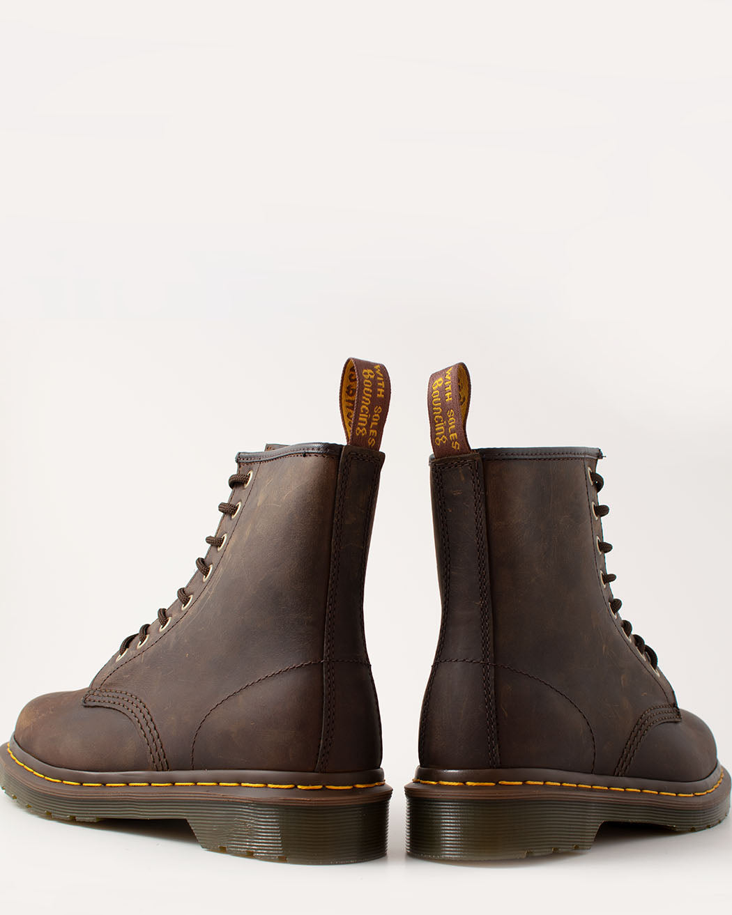 Bei PICK UP in Düsseldorf findest Du Dr. Martens, 1460 Gaucho Crazy Horse  und viel mehr von Dr. Martens