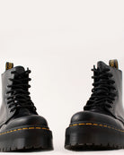 Bei PICK UP in Düsseldorf findest Du Dr. Martens, Jadon Black Polished Smooth  und viel mehr von Dr. Martens