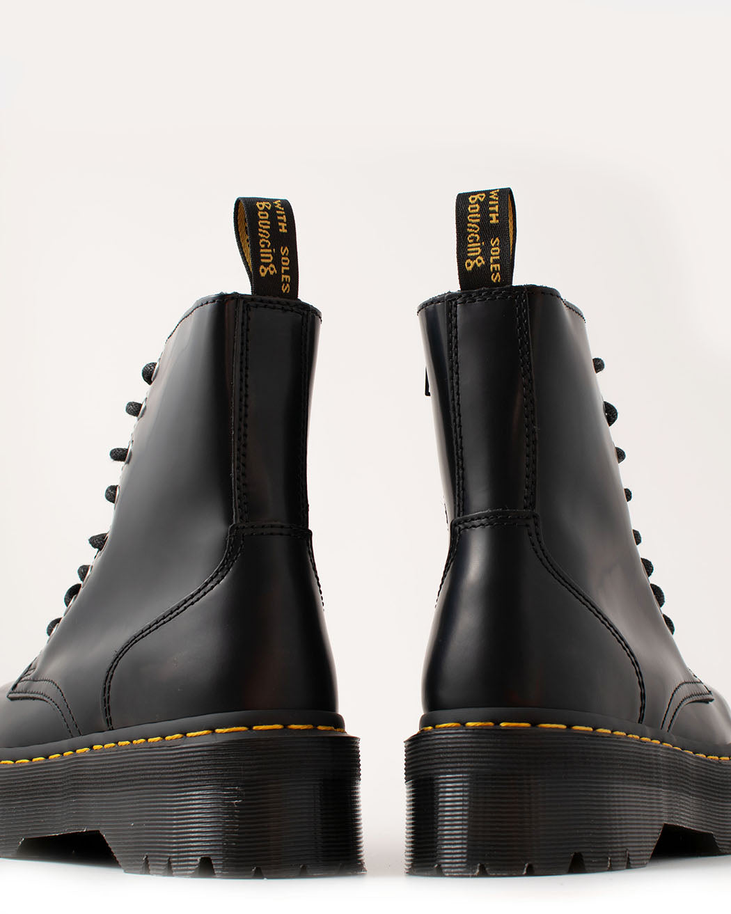 Bei PICK UP in Düsseldorf findest Du Dr. Martens, Jadon Black Polished Smooth  und viel mehr von Dr. Martens