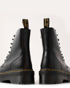 Bei PICK UP in Düsseldorf findest Du Dr. Martens, Jadon Black Polished Smooth  und viel mehr von Dr. Martens