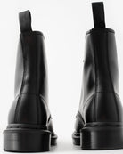 Bei PICK UP in Düsseldorf findest Du Dr. Martens, 1460 MONO Black Smooth  und viel mehr von Dr. Martens